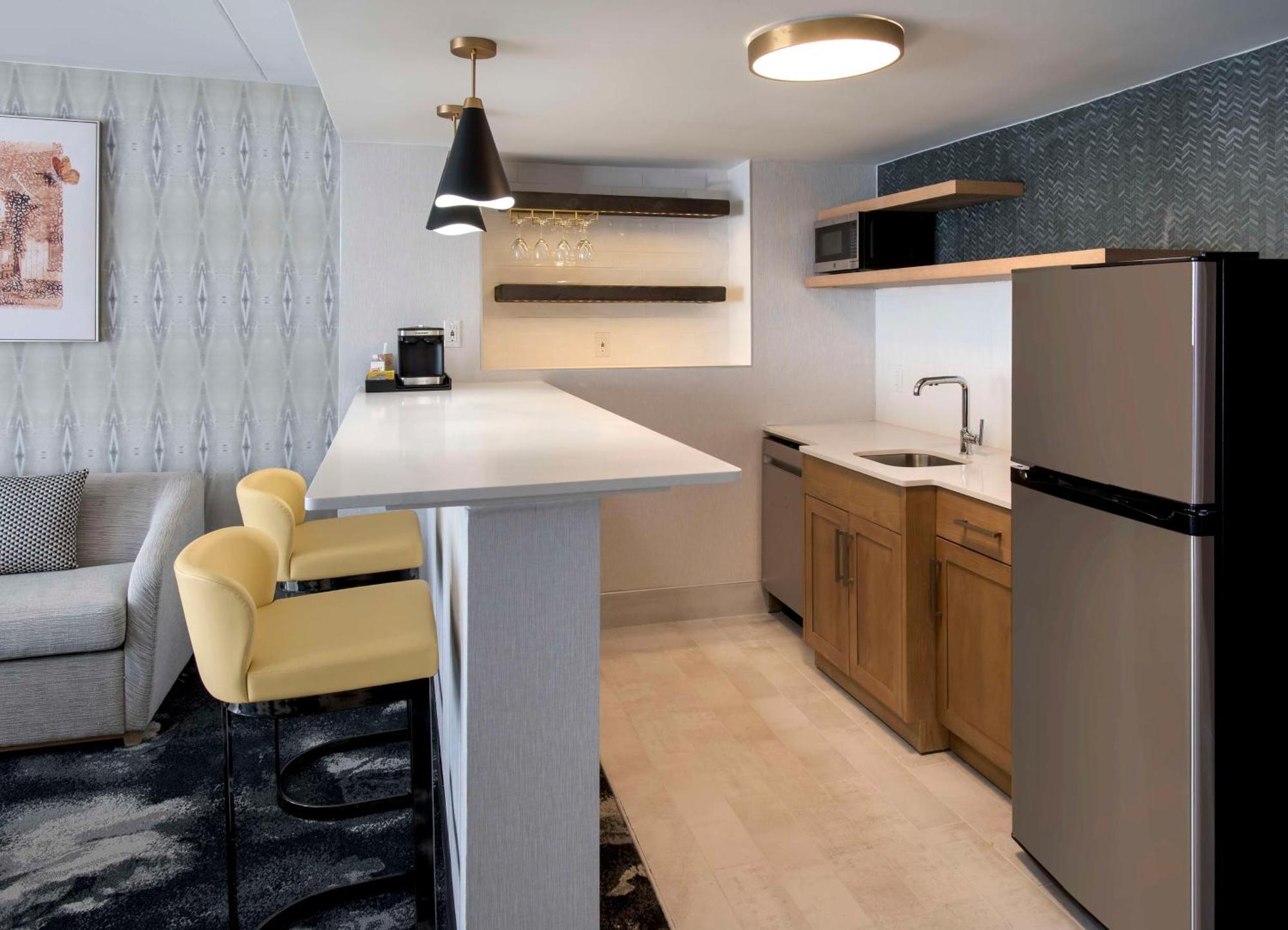 Doubletree By Hilton Poughkeepsie Hotel ภายนอก รูปภาพ